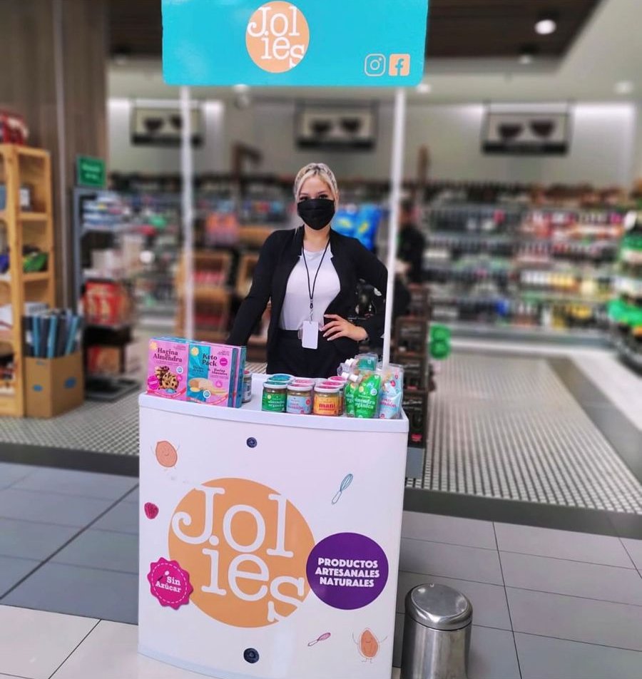 Exhibidor Jolie's en supermercado